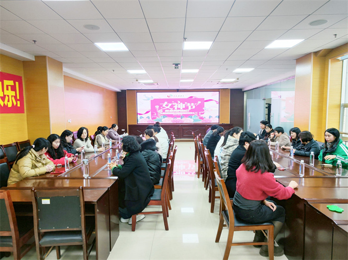 �����������Լ�������ɽ�|�R��ͨ���O(sh��)��˾�_(k��i)չ�����ˡ��DŮ��(ji��)��